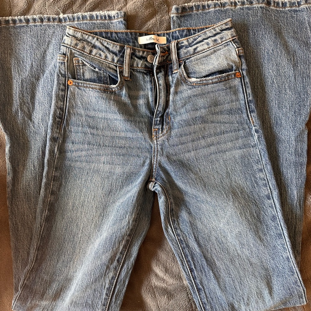 FLARED OUT WILD AND ROOT SIZE 23 JEANS